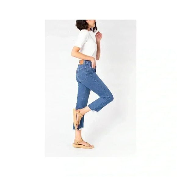 NWT Levi’s Original Cropped High Rise Straight Leg - Picture 2 of 6
